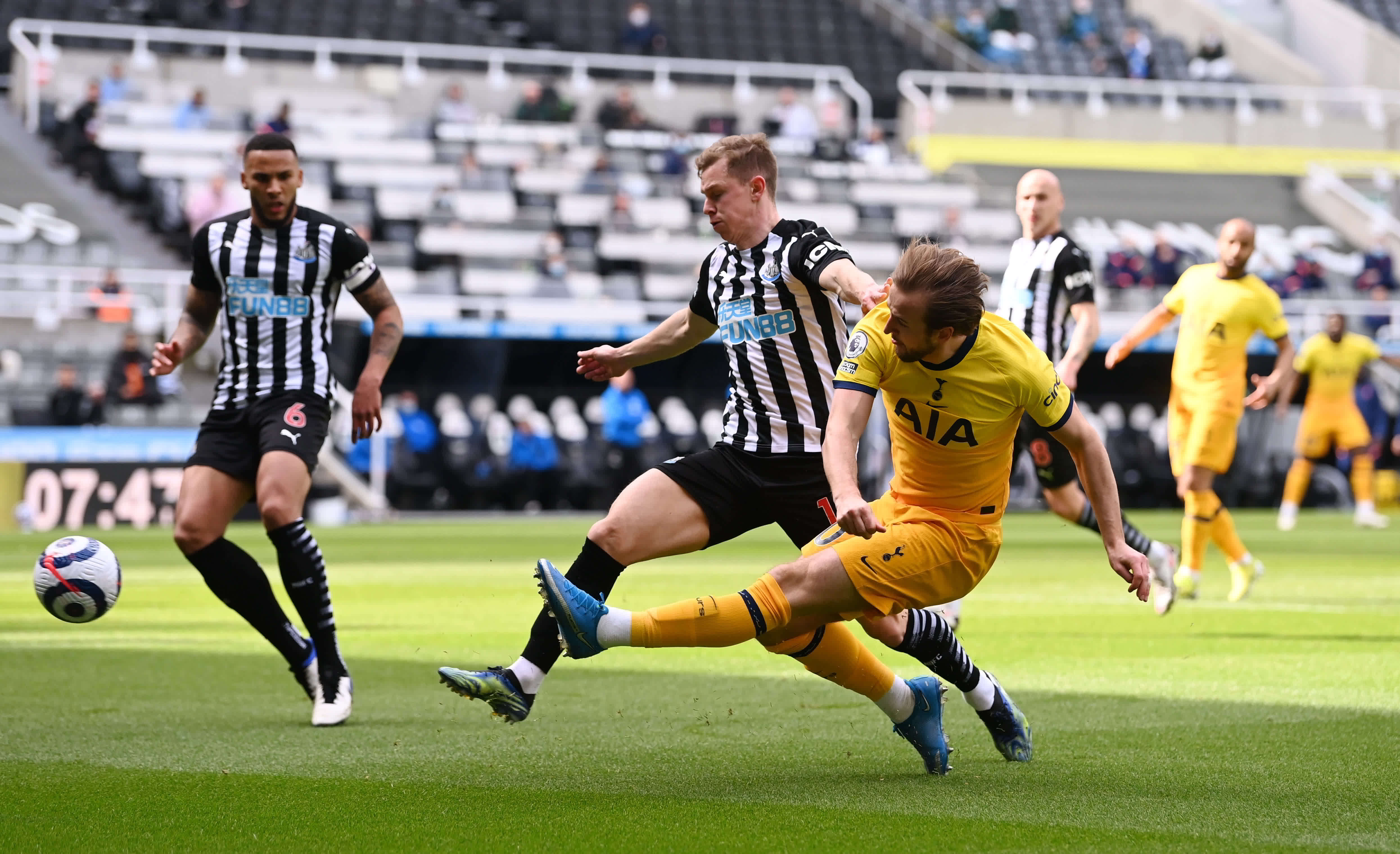 年加入洛杉 年加入洛杉